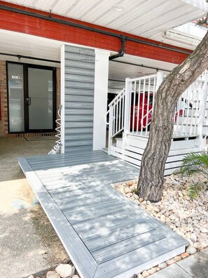 Exterior detail - Modern 4BR Ocean Block Apt, Walk to the Beach (Ocean City)