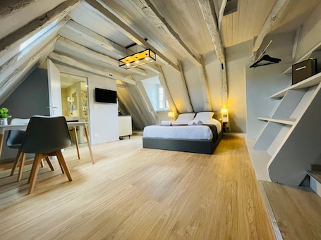 LE DÉSIRÉ | In-room safe, free WiFi, bed sheets