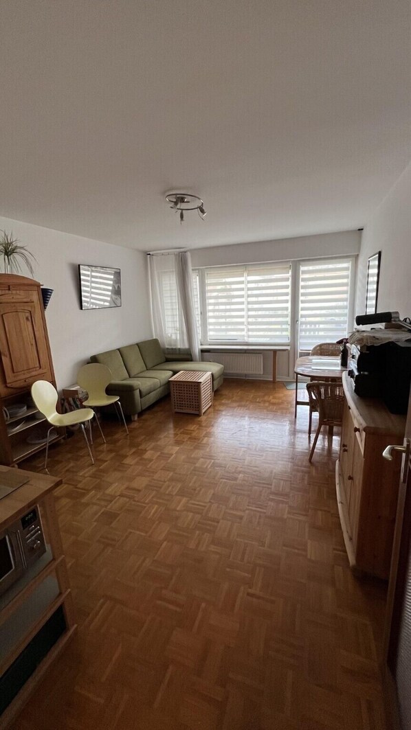 Living area - Ferienwohnung Lea mit 2 Schlafzimmern und Balkon (Bad Reichenhall)