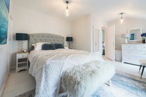 4 bedrooms, travel crib, WiFi (free), bed sheets - Stunning holiday cottage, sleeping 8 guests (Anglesey)