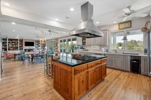 Fridge, microwave, oven, stovetop - This vibrant family home features 8 bedrooms, and 8 bathrooms, ocean and creek views (Georgetown)