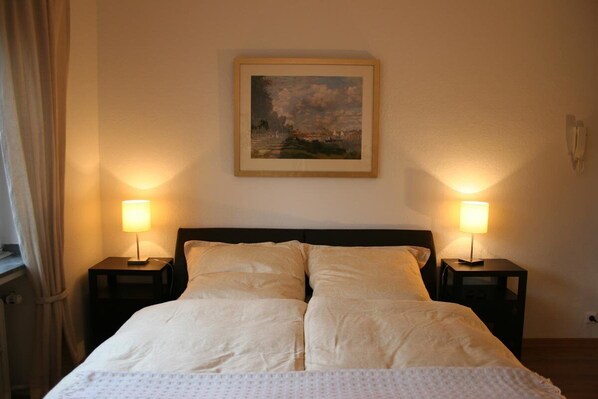 Internet, bed sheets