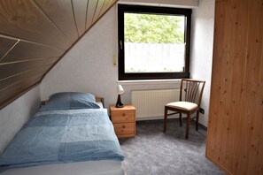 5 chambres, fer et planche Ă repasser, accĂšs Internet, draps fournis