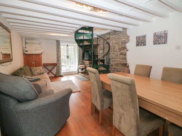 Bear Pit Cottage - Derbyshire