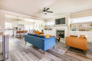 TV, fireplace, offices