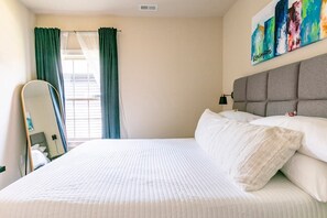 3 bedrooms, desk, iron/ironing board, travel cot