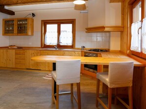 Oven, dishwasher