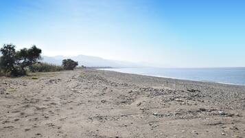 Una spiaggia nelle vicinanze