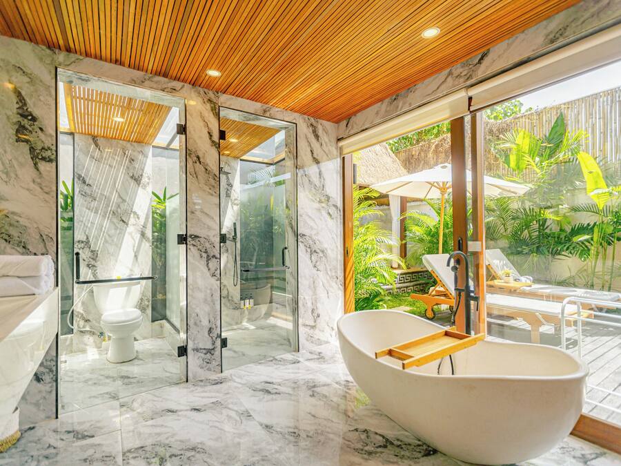 Family Villa, Private Pool | Deep-soaking bathtub