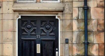 Heart of Matlock top floor apt