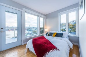 2 soverom, skrivebord, strykejern/-brett og wi-fi (inkludert)