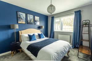 2 bedrooms, iron/ironing board, WiFi, bed sheets - 2 Bed Harrogate | Spacious Garden & Hot Tub Hire (Harrogate)