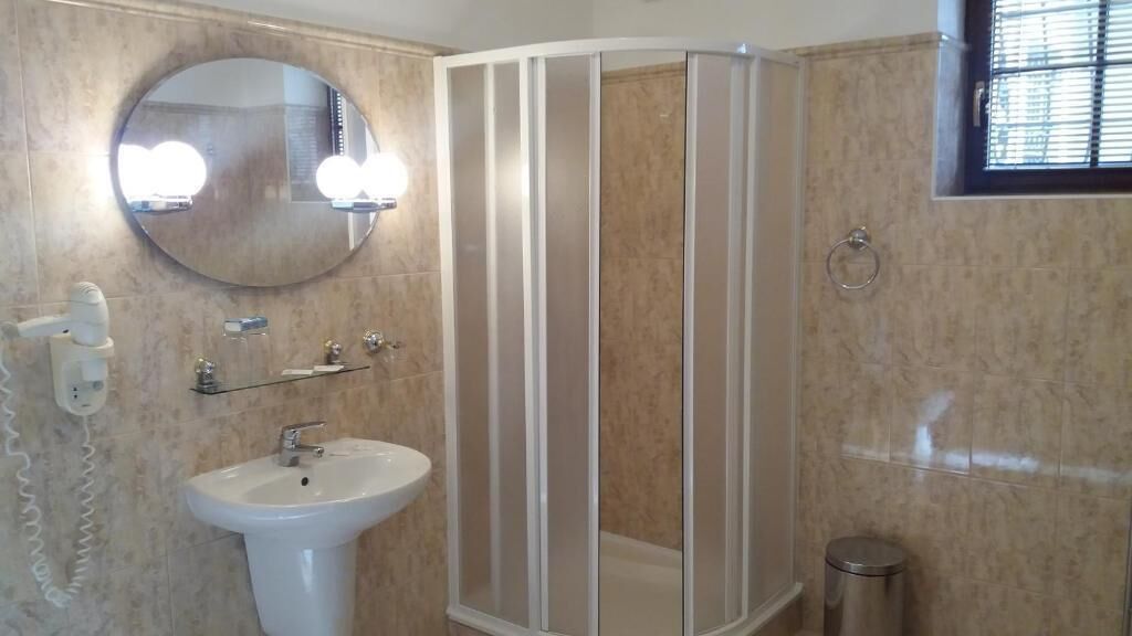Ilmaiset hygieniatuotteet, hiustenkuivaaja