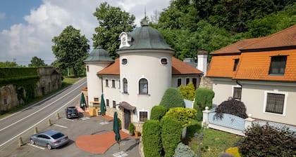 ZĂĄmeÄek pod hradem - hotel