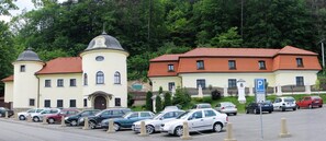 Front of property - Zámeček pod hradem - hotel (Stary Jicin)