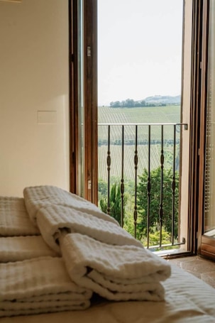 1 habitación y minibar con artículos gratuitos