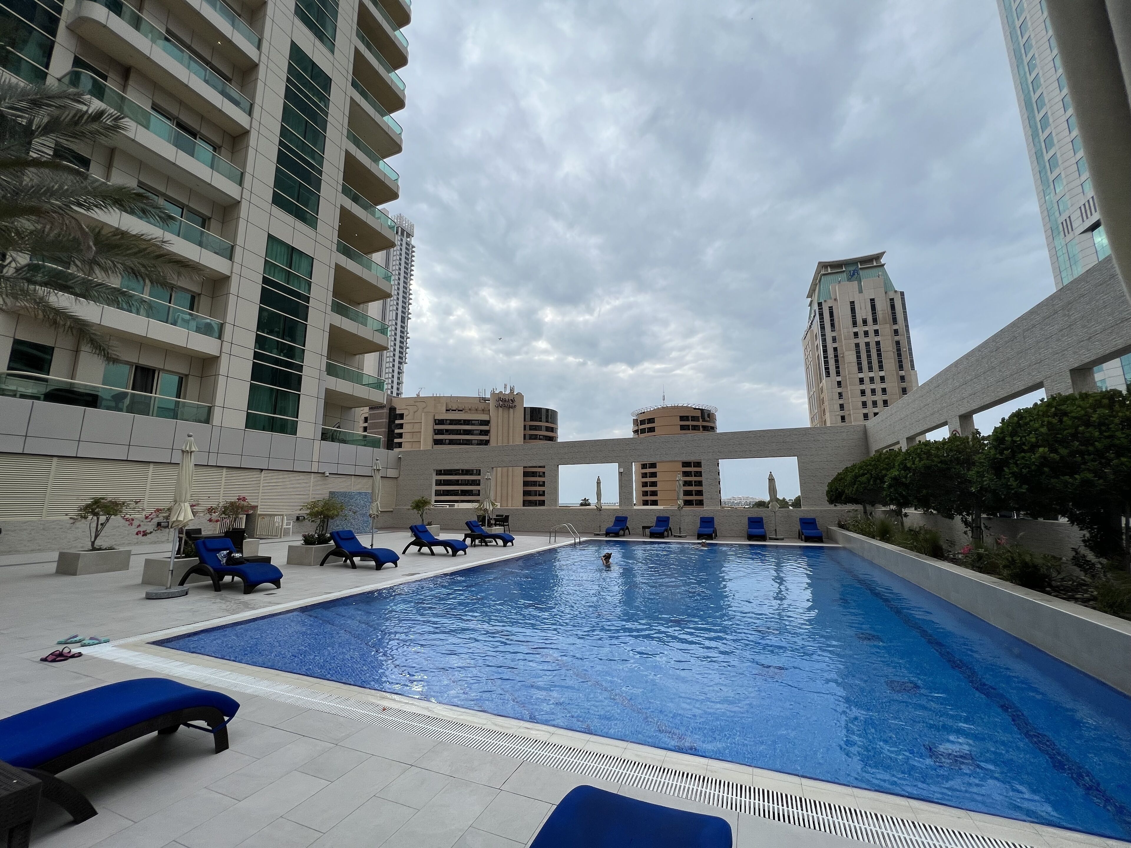 2 piscines extérieures