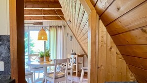 Dining - Beautiful private villa for 4 people with WIFI, TV, terrace, pets allowed and panoramic view (Pfrungen)