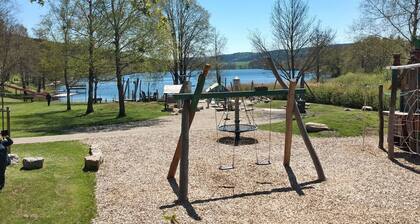 Wunderbares alleinstehendes Ferienhaus mit W-LAN, TV, Terrasse, Haustiere erlaubt, Panoramablick