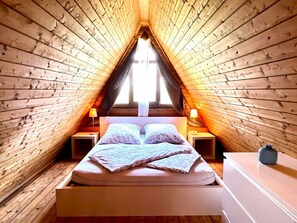 2 室のベッドルーム、旅行用ベビーベッド、WiFi (無料)、ベッドシーツ