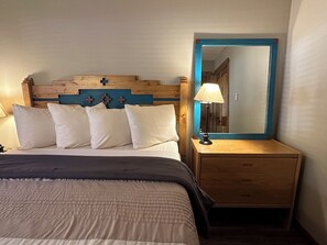 Free WiFi, bed sheets - Lifts West G8 in Red River NM (Red River)