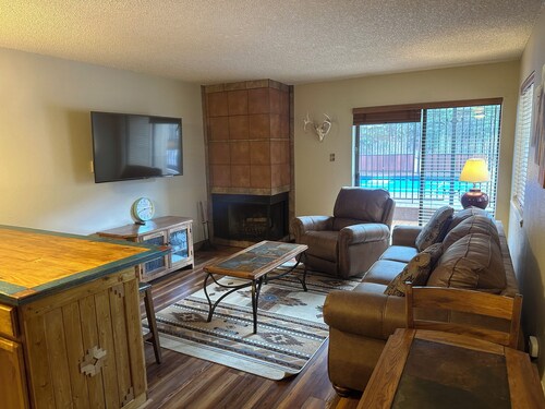 Lifts West G8 in Red River NM