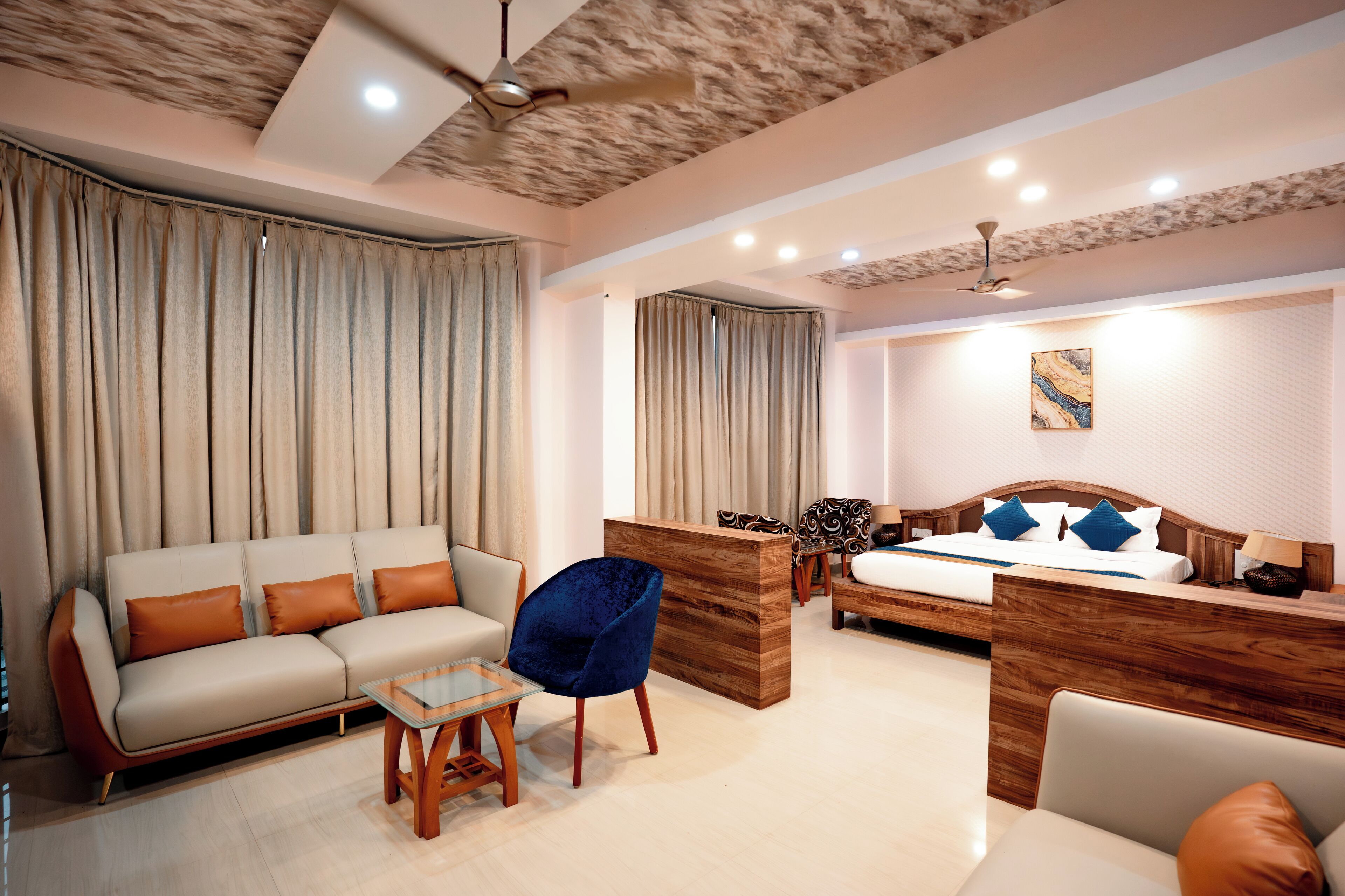 WiFi (無料)、ベッドシーツ