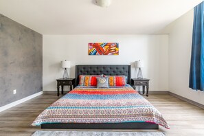 Luxe resortwoning, 5 slaapkamers, uitzicht op tuin, aan het meer | 5 slaapkamers, individueel gedecoreerd, individueel gemeubileerd