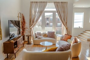 Televisión, oficina