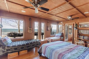 3 soverom, skrivebord, strykejern/-brett og wi-fi (inkludert)