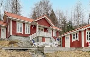 Exterior - Amazing home in Eiksund with kitchen (Eiksund)