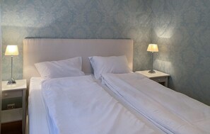 4 bedrooms, travel cot, free WiFi