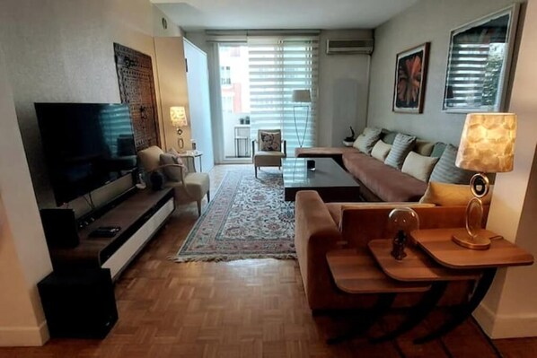 Smart TV, DVD player, stereo - The cozy of the 16th (Paris)