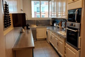 Fridge, microwave, oven, stovetop - The cozy of the 16th (Paris)