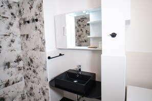 Free toiletries, hair dryer, towels, soap