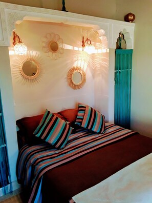 4 habitaciones, tabla de planchar con plancha, wifi y ropa de cama