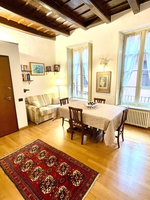 Apartment, 2 Schlafzimmer, Balkon, Stadtblick | Lounge