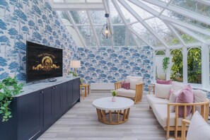 Télévision, espaces bureaux