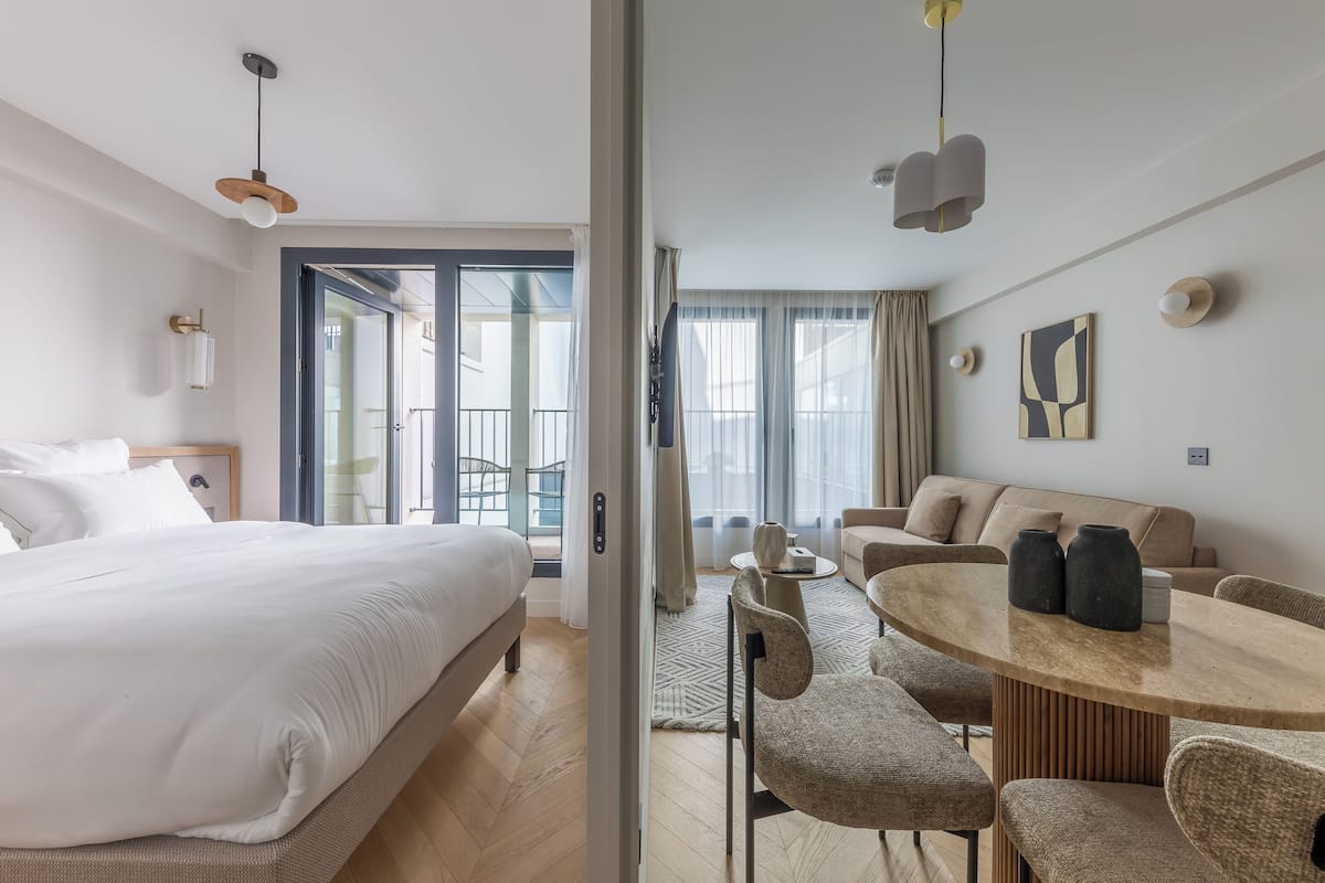 2 bedrooms, premium bedding, pillowtop beds, in-room safe