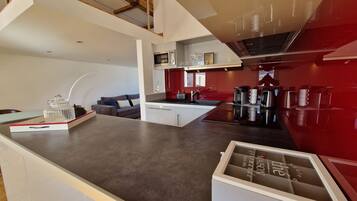 Micro-ondes, four, plaque de cuisson, lave-vaisselle