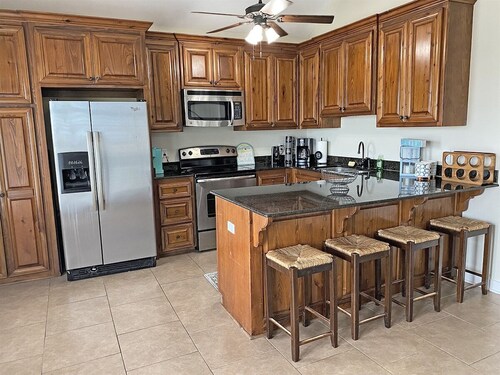 Lemonade Escapade Walk to Beach Pet Friendly