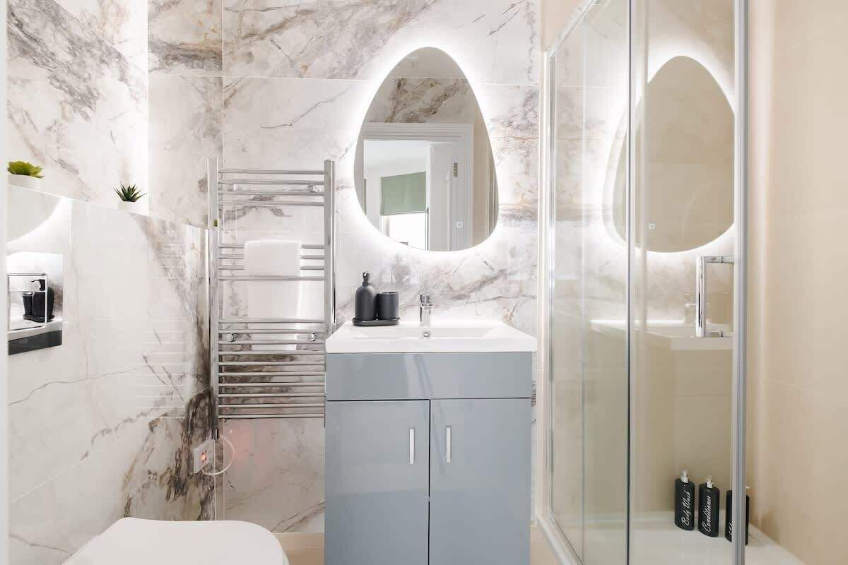 Shower, eco-friendly toiletries, hair dryer, bidet