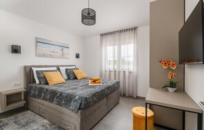 3 dormitorios, cuna de viaje, wifi gratis y ropa de cama