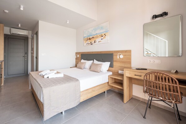 Duplex, Pool View | Soundproofing, free WiFi, bed sheets - Maltepe Luxury Accommodation (Kassandra)