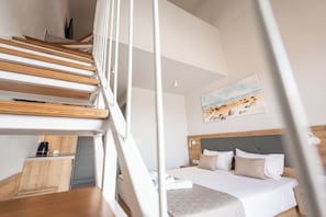 In-room safe, desk, blackout drapes, free WiFi - Maltepe Luxury Accommodation (Kallithea)