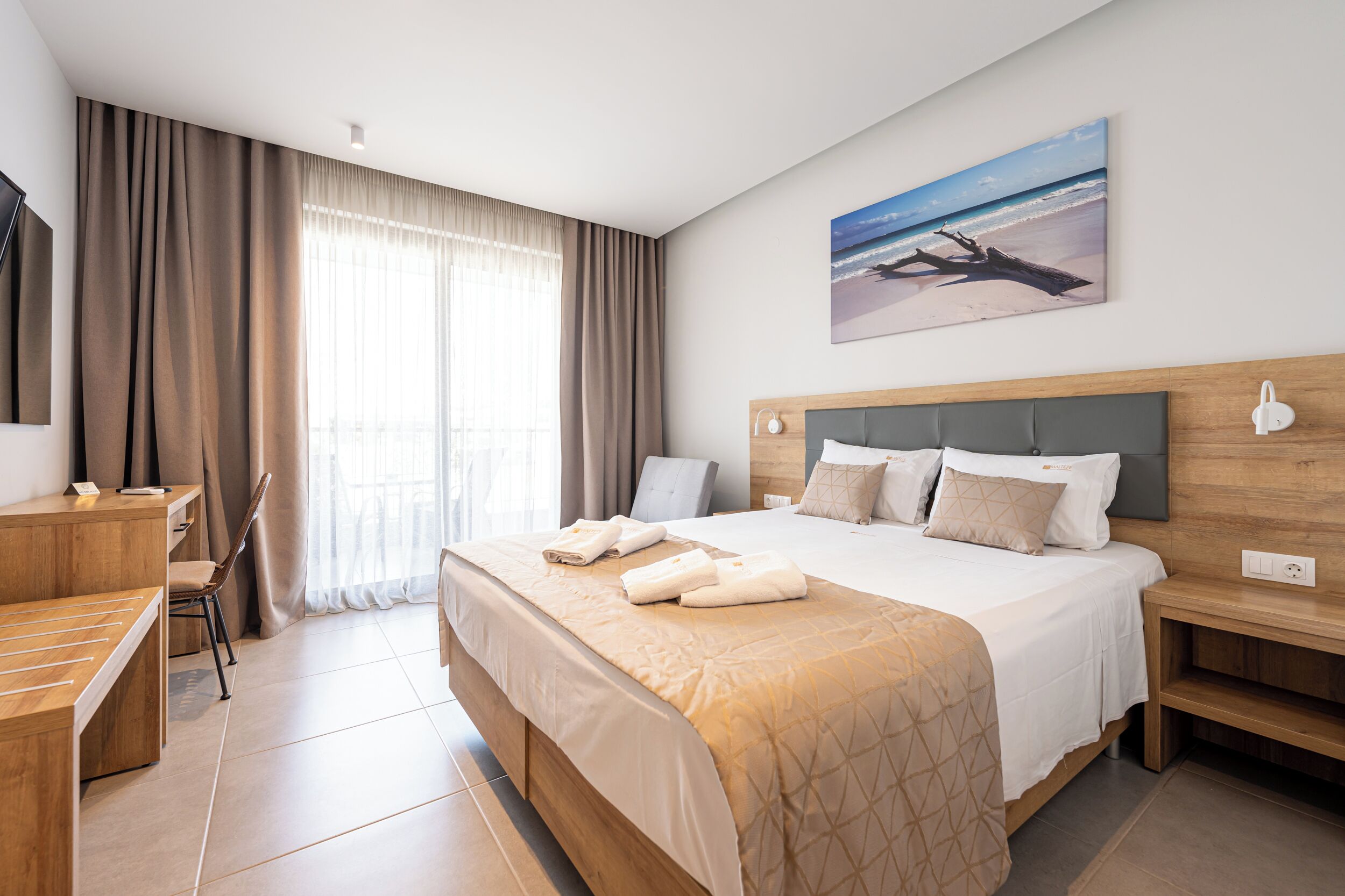 Dubbelrum eller tvåbäddsrum - utsikt mot poolen | Ljudisolering, gratis wi-fi och sängkläder