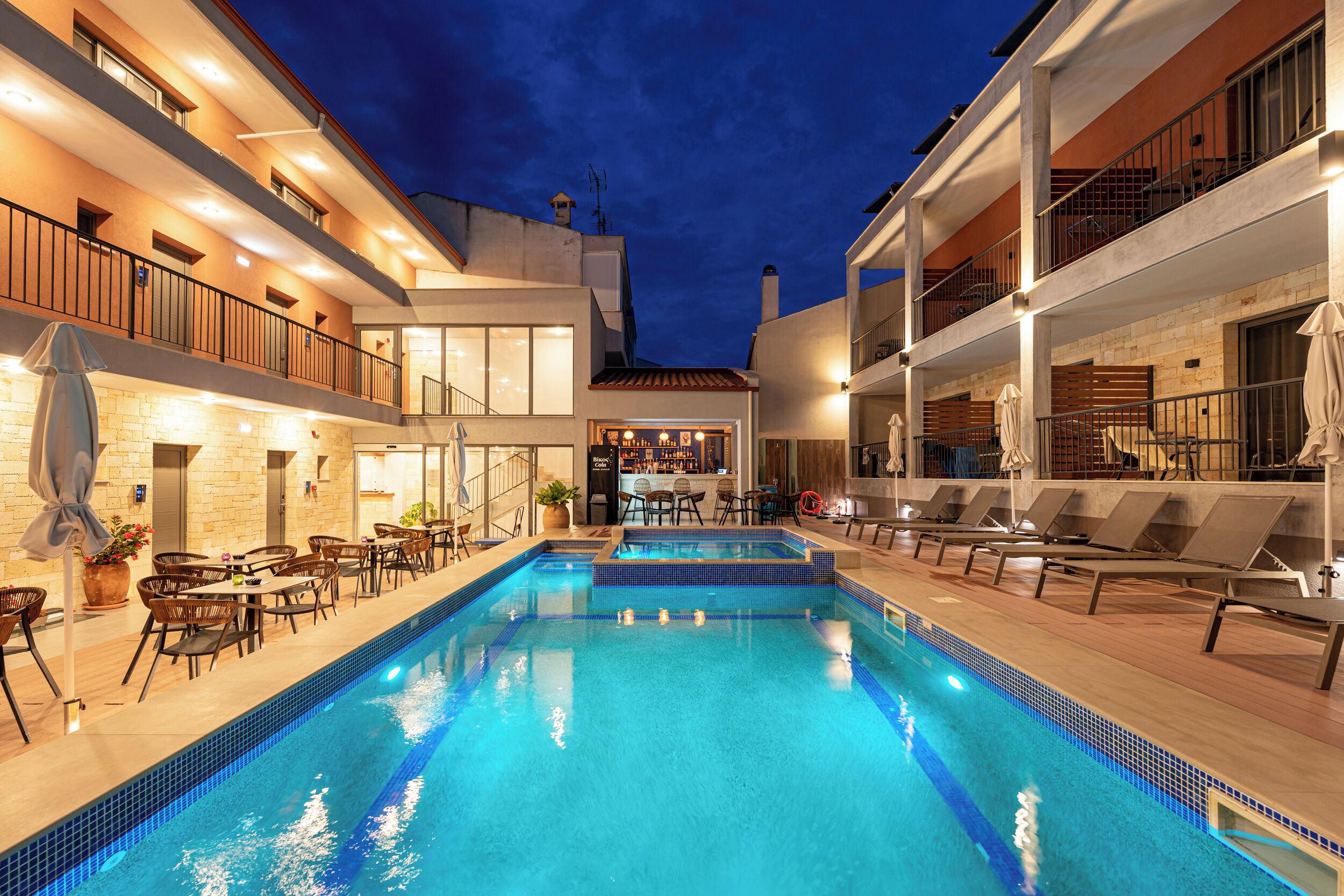 Seasonal outdoor pool, pool umbrellas, sun loungers