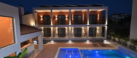 Außenpool (je nach Saison geöffnet)