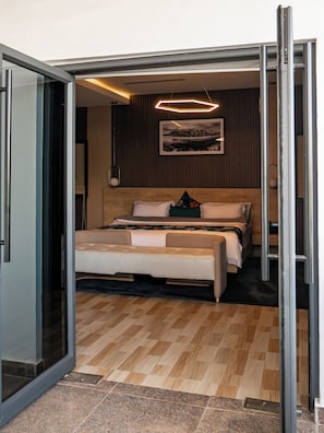 Executive Apartment, 1 King Bed with Sofa bed, Non Smoking, Courtyard View | Egyptian cotton sheets, premium bedding, memory-foam beds, in-room safe - BRICKSPOINT BOUTIQUE APARTHOTEL ASOKORO (Abuja)