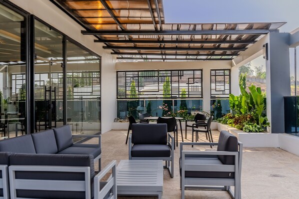 Presidential Apartment | Terrace/patio - BRICKSPOINT BOUTIQUE APARTHOTEL ASOKORO (Abuja)